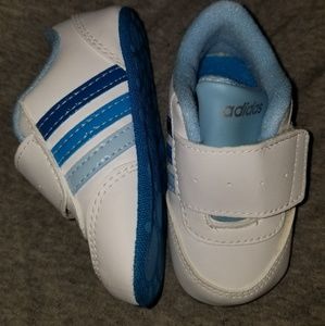 Crib Adidas